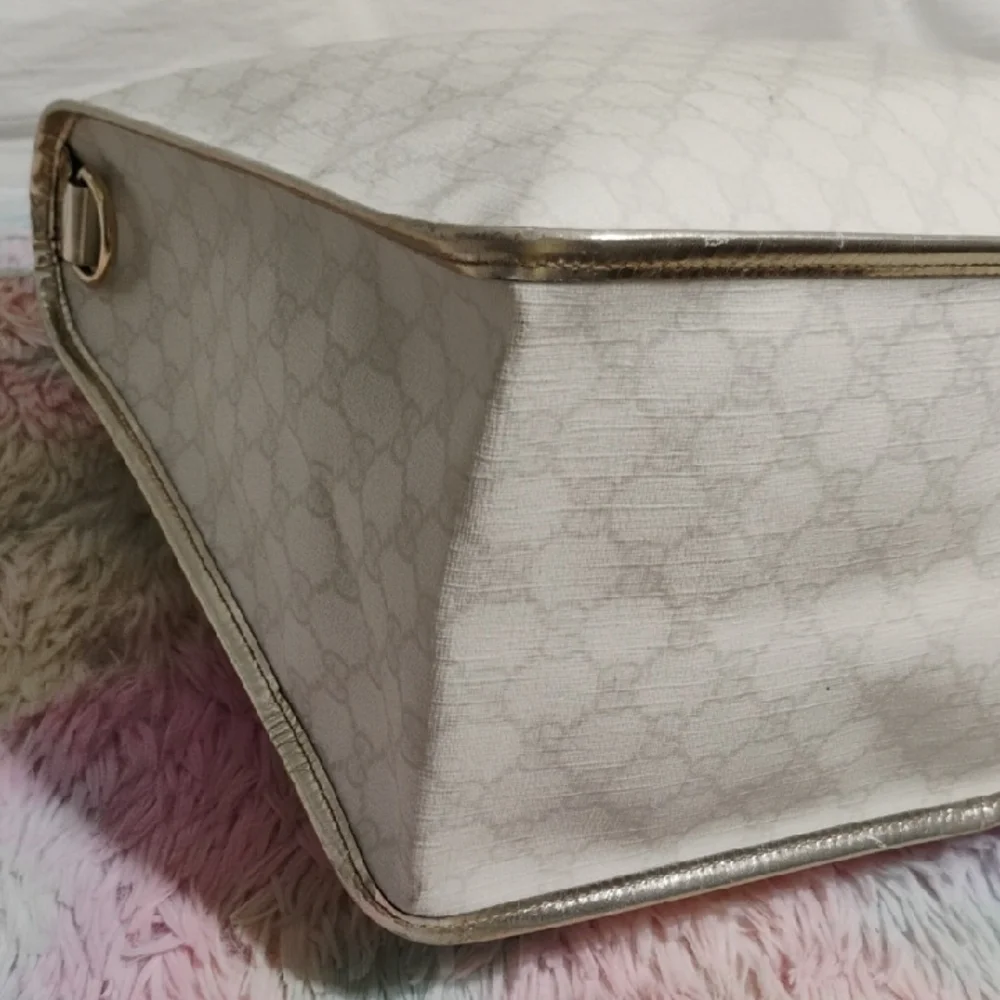 Auth Gucci GG Supreme Joy PVC Leather Metallic Silver & White Tote/Handbag - Picture 7 of 16
